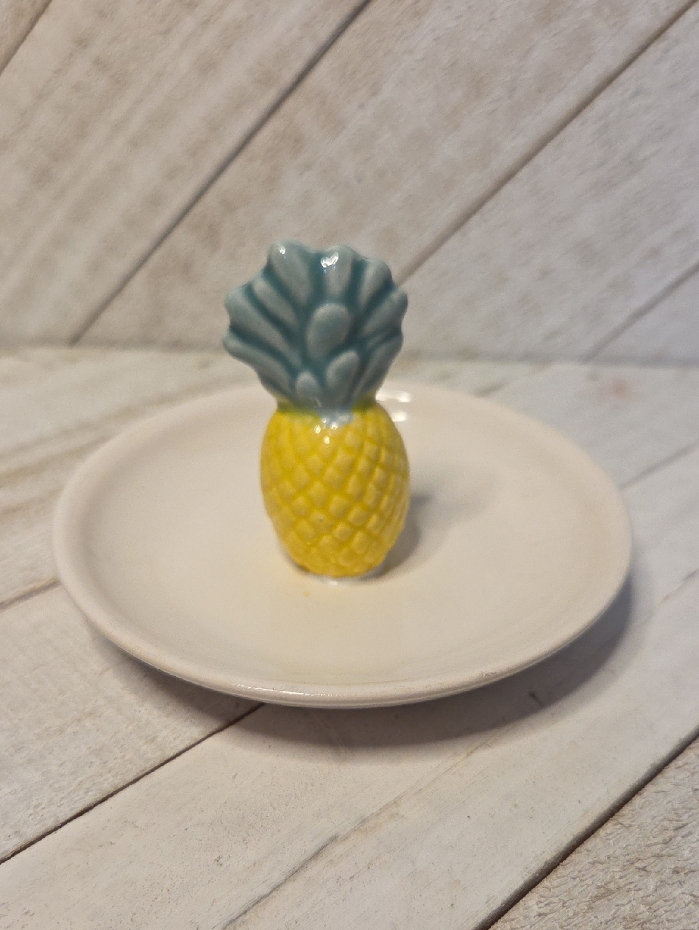 Pineapple Ring Dish Ceramic